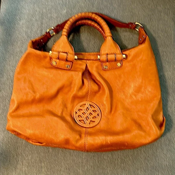 Purse - Picture 1 of 3